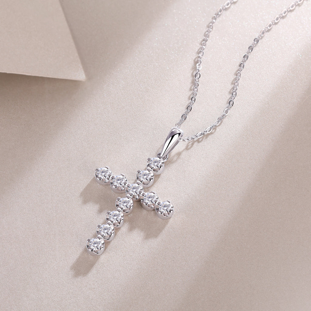 Entrusted - A Fashionable And Luxurious Diamond Jewelry Pendant Set With Moissanite S925 Sterling Silver